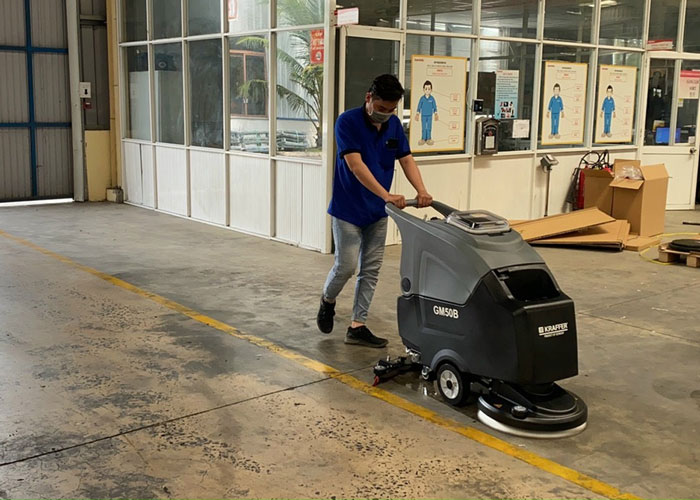 Vệ sinh sàn nhà xưởng Chà sàn nhà xưởng