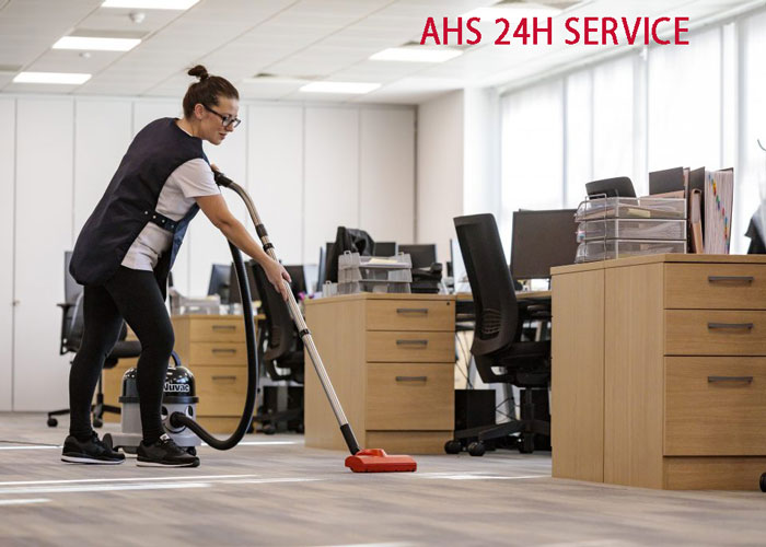 Cung cấp nhân viên vệ sinh Hút bụi thảm văn phòng