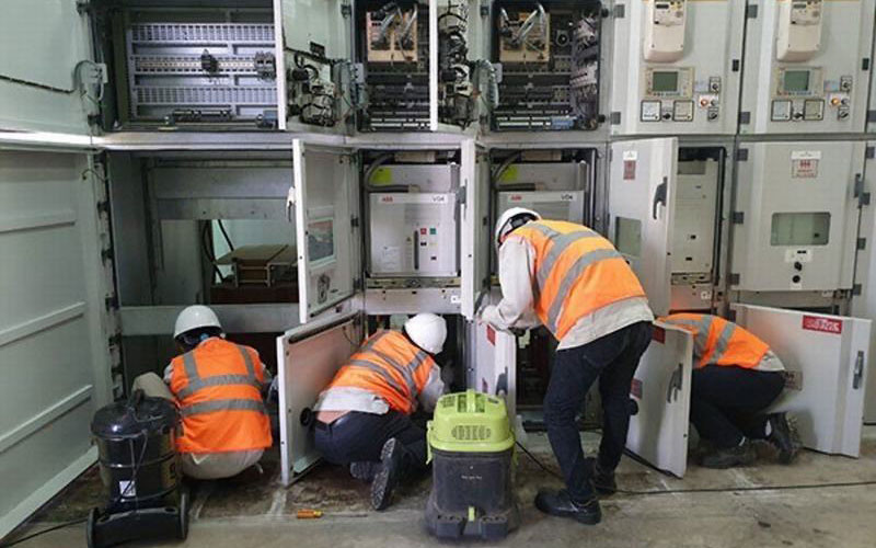 Vệ sinh máy móc thiết bị