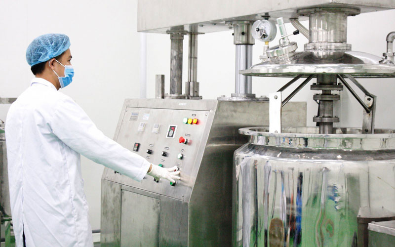 Vệ sinh máy móc thiết bị