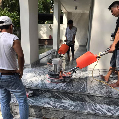 Thợ đánh bóng chuyên nghiệp